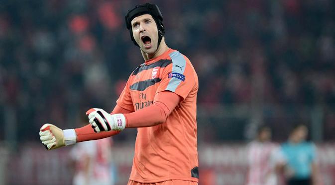 Kiper asal Ceko, Petr Cech diboyong Arsenal dari Chelsea. Pesepak bola berusia 33 tahun itu diboyong dengan harga sebesar 15 juta poundsterling. (AFP/Louisa Gouliamaki)