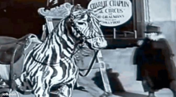 'Penjelajah waktu' dalam Film Charlie Chaplin (io9.com)