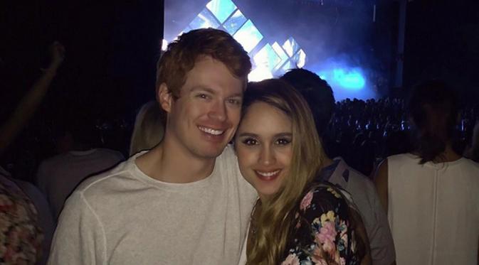 Cinta Laura bersama bersama pacar barunya, Hunter Treacy. (foto: instagram.com/claurakhiel)
