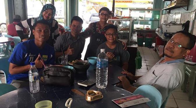 Dedi Kusnandar, saat menjalani trial di Sabah FA mengaku terhibur dengan banyaknya warga Indonesia yang menetap di Sabah, Kinabalu, Malaysia. (Bola.com/Instagram)