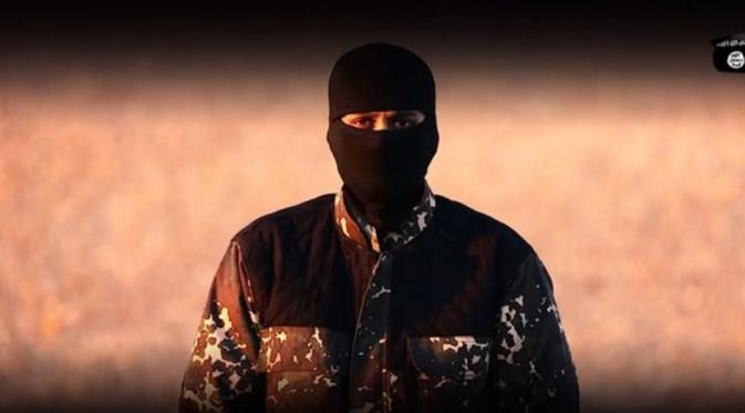 Sosok kembaran 'Jihadi John' muncul dalam video terbaru yang diduga dikeluarkan ISIS (Guardian/IS Video)