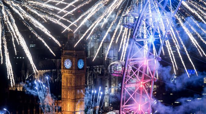 Terkait pesta kembang api tahun 2016, London saingi kemeriahan Sydney.