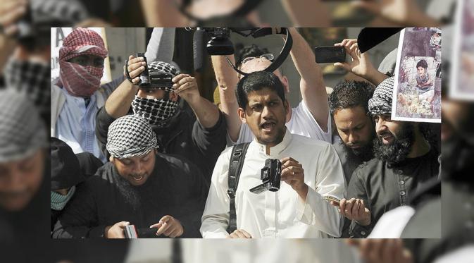 Pemuda Pemalu, Sosok di Balik Algojo Jihadi John Baru. Sid saat berdemo di depan dubes AS di London.  (Sputnik News)