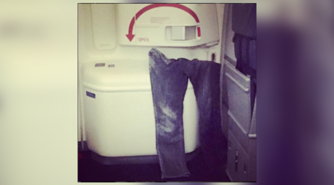 Kelakukan penumpang pesawat 'tak tahu diri'. (foto: Instagram/passengershaming)