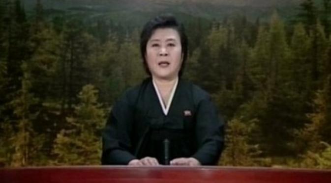 Ri Chun-hee saat mengumumkan pemimpin Korut, Kim Jong-il. (KCNA)