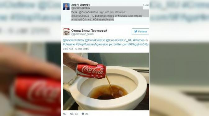 Salah satu postingan melalui Twitter terhadap kesalahan yang dilakukan oleh perusahaan Coca Cola. (News.com.au)