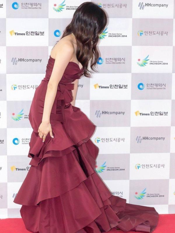 Tiffany SNSD (via koreaboo.com)
