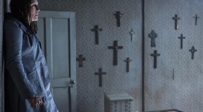 Film The Conjuring 2: The Enfield Poltergeist. (collider.com)