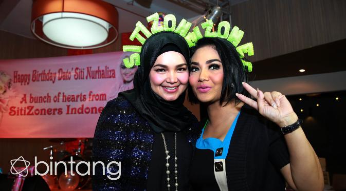 Siti Nurhaliza dan Krisdayanti (Deki Prayoga/Bintang.com)