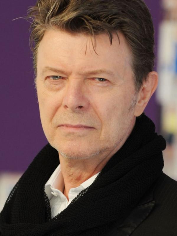 David Bowie yang dikenal oleh dunia sebagai bintang di dunia musik meninggal 2 hari setelah hari ulang tahunnya yang ke 69.