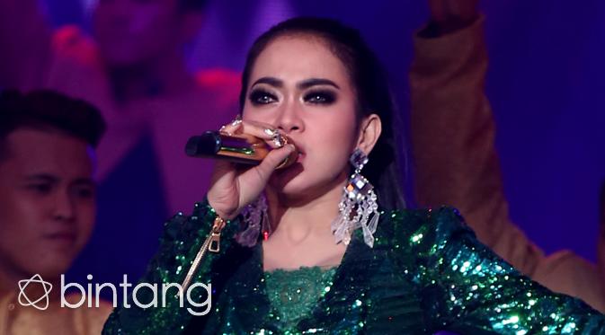 Foto Syahrini Konser Ultah Indosiar (Andy Masela/bintang.com)