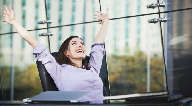 Berikut beberapa tips yang dapat membuat Anda merasa bahagia di tempat kerja.