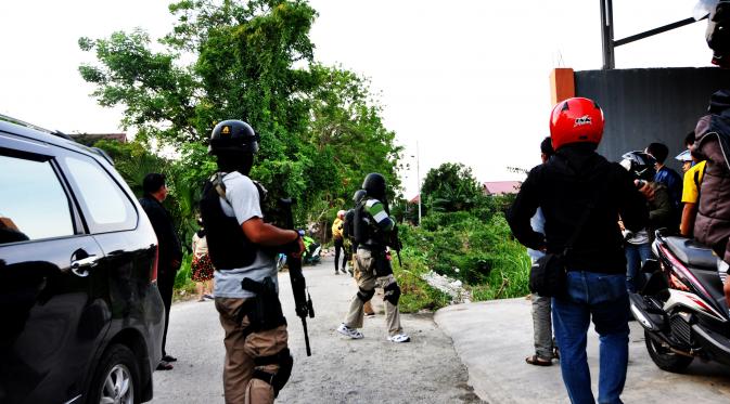 Densus 88 Antiteror menggelar operasi penangkapan terhadap kelompok teroris Poso pimpinan Santoso. (Liputan6.com/Dio Pratama)