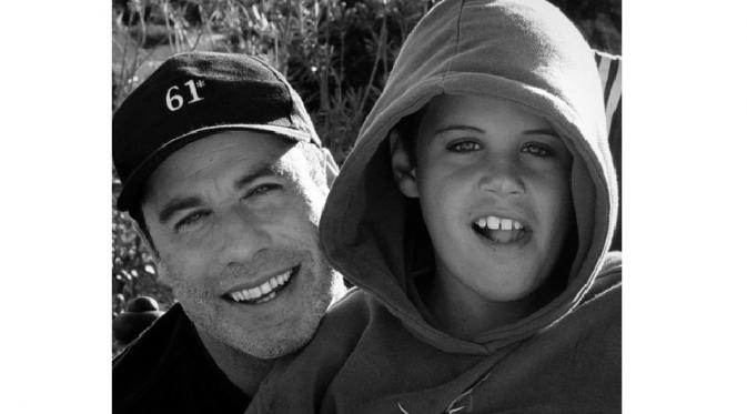 John Travolta kenang kepergian sang putra, Jett Travolta tujuh tahun silam [foto: Huffington Post]