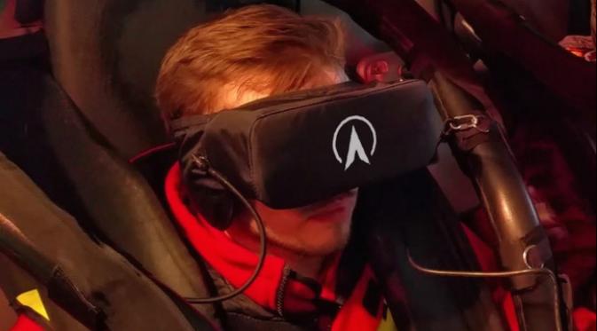 Dengan headset Virtual Reality, penumpang akan merasakan sensasi melayang di luar angkasa. (foto: Alton Towers.