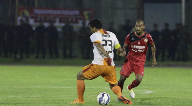 Striker Semen Padang, Nur Iskandar, bakal jadi ancaman serius bagi lini belakang Persija. (Bola.com/Reza Bachtiar)