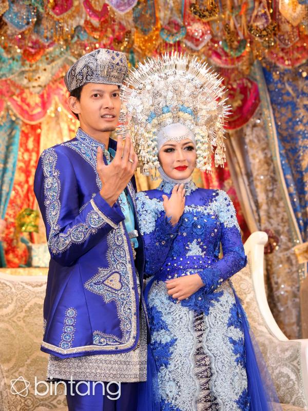 Fedi Nuril dan sang istri, Vanny Widyasasti (Nurwahyunan/Bintang.com)