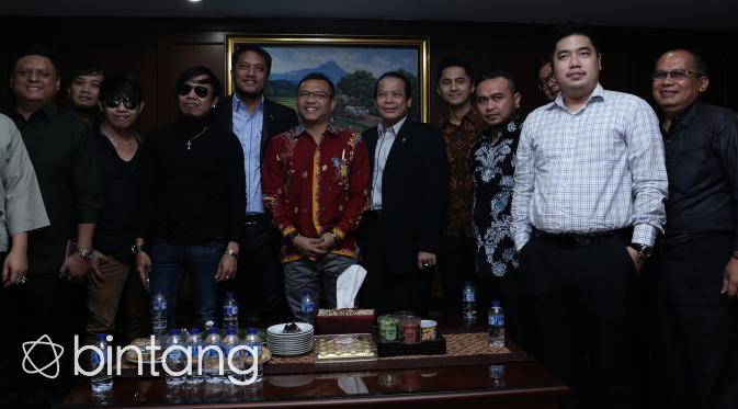 Preskon Di Gedung DPR RI, Anang Hermansyah, Hengky Kurniawan dan Radja. (Andy Masela/bintang.com)