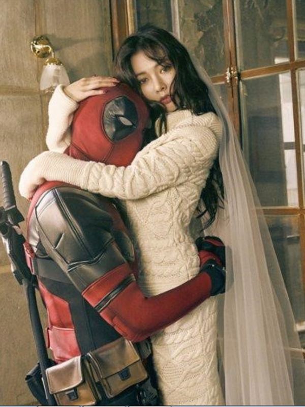 HyunA `4Minute` saat menjadi model majalah fesyen HIGH CUT, berpose sebagai istri Deadpool, karakter pahlawan super Marvel (Naver)