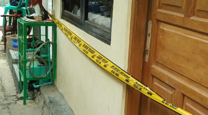 Penggerebekan bandar narkoba di rumah yang terletak di Jalan Slamet Riyadi 4, Matraman, Jakarta Timur, inilah awal mula pengeroyokan petugas dan berujung pada kematian salah satu polisi. (Liputan6.com/Putu Merta Surya Putra)