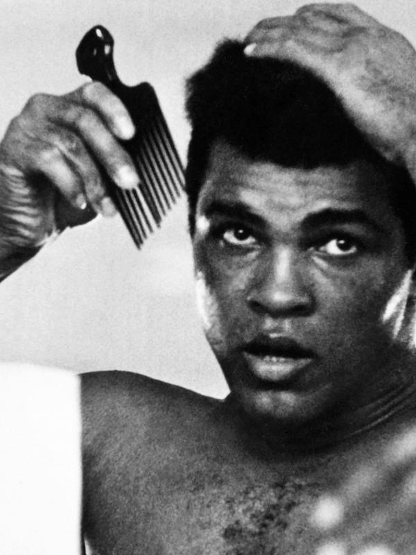 Seorang entertainer sejati dan legenda dalam dunia tinju, pada 30 Oktober 1974 Muhammad Ali menang KO atas George Foreman pada laga 