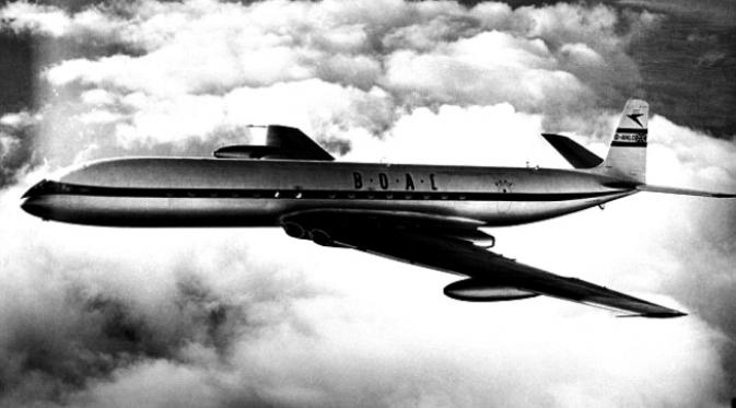 Pesawat jet komersial pertama, ternyata jendela-jendelanya berbentuk persegi sehingga membahayakan. (Sumber Daily Mail)