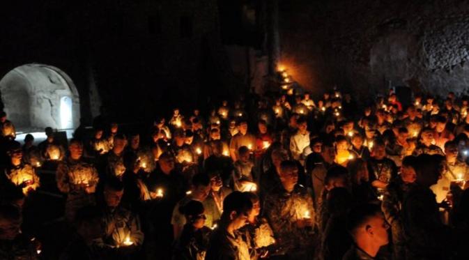 ISIS Hancurkan Biara Kuno Nasrani di Irak. Pasukan AS adakan Misa Paskah 2009 di biara itu. (AFP)