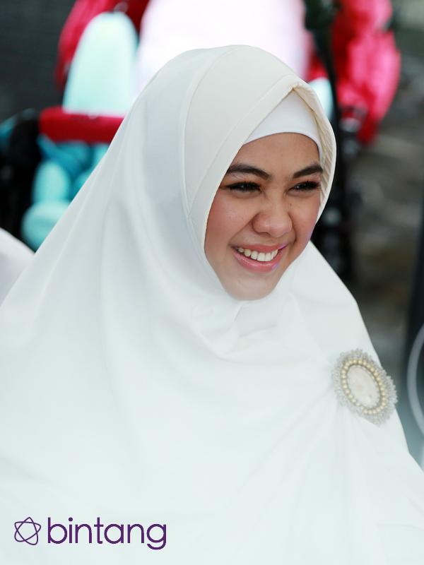 Foto profil Oki Setiana Dewi (Deki Prayoga/bintang.com)
