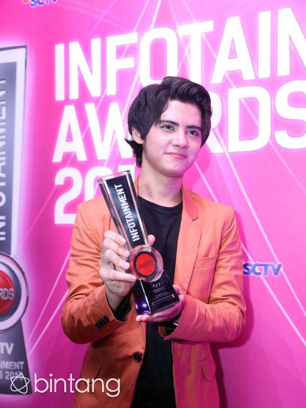 Kemenangan Aliando Syarief di Infotainment Awards 2016. (Nurwahyunan/Bintang.com)