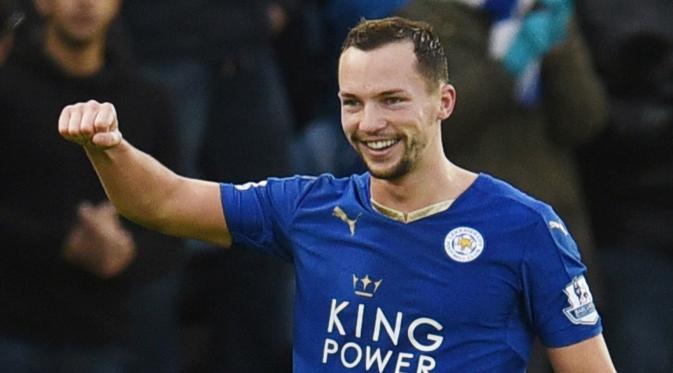 Gelandang Leicester City, Danny Drinkwater, menilai timnya pantas berada di puncak klasemen Premier League musim 2015 - 2016. (Reuters/Carl Recine)