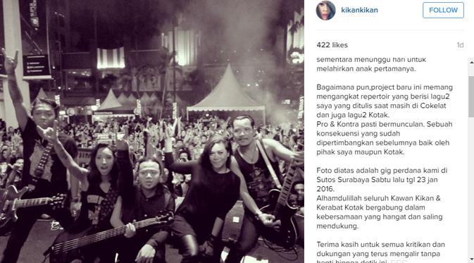 Kikan mengungkapkan isi hatinya manggung perdana bareng Kotak di Surabaya. (foto: instagram.com/kikankikan)