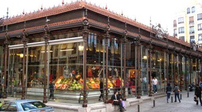 Spanyol memiliki deretan bangunan megah nan bersejarah sangat cocok bagi kamu para pecinta fotografi dan travelling.