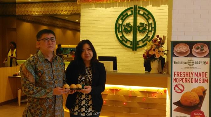 Michael Goh dan jajaran manajemen Tim Ho Wan membuka gerai keduanya di Grand Indonesia, Jakarta