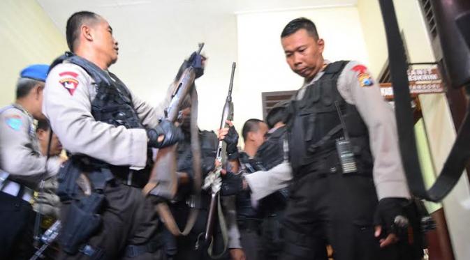 Senapan peninggalan PD II masih digunakan polisi di Malang (Liputan6.com/Zainul Arifin)