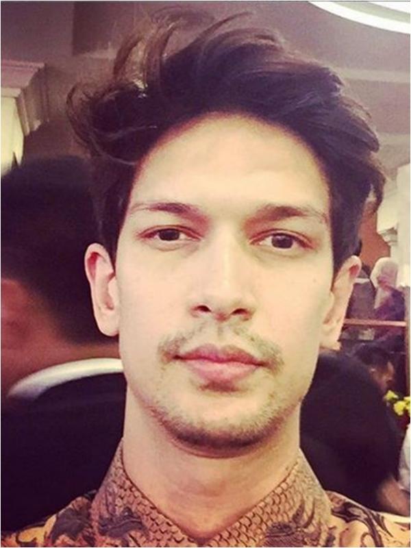 Dimas Beck selfie di kawinan (via Instagram/dimasbeck)