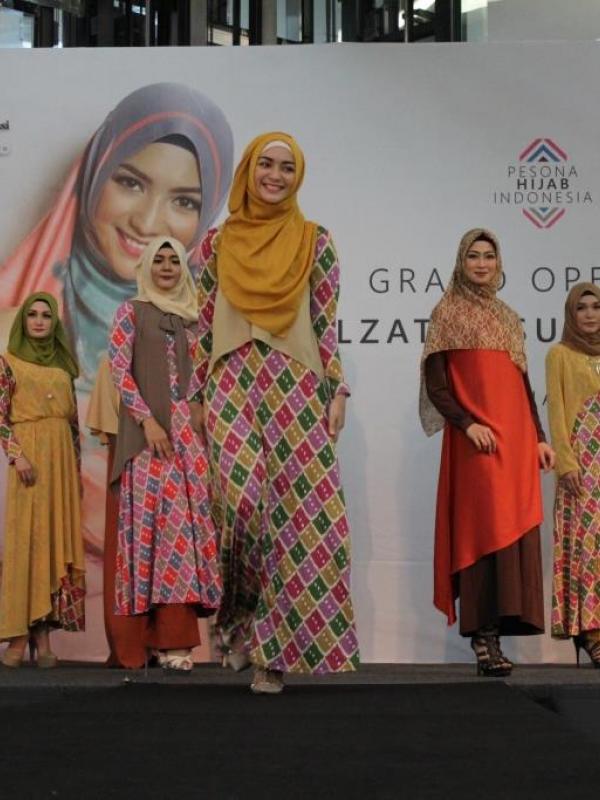 Fashion muslim di tanah air semakin berkembang dan mampu bersaing dengan brand Internasional
