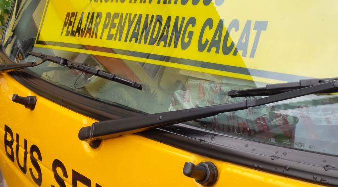  Dinas Perhubungan Pemerintah Provinsi DKI Jakarta melalui Unit Pengelola Angkutan Sekolah (UPAS) meluncurkan bus sekolah khusus pelajar penyandang disabilitas
