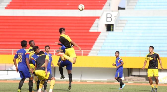 Sriwijaya FC siap menghadapi Mitra Kukar malam ini di Piala Gubernur Kaltim. (Liputan6.com/Helmi Fitriansyah)