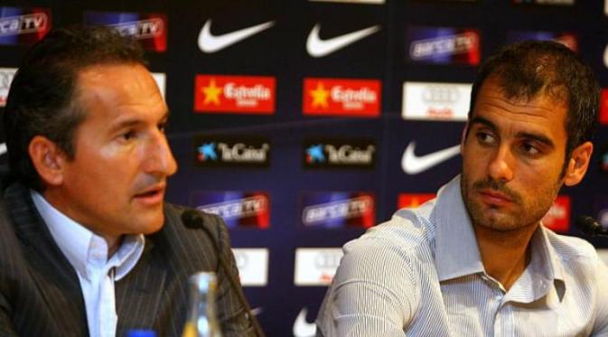 Pep Guardiola (kanan) dan Txiki Begiristain saat masih bekerja sama di Barcelona. (Mirror).