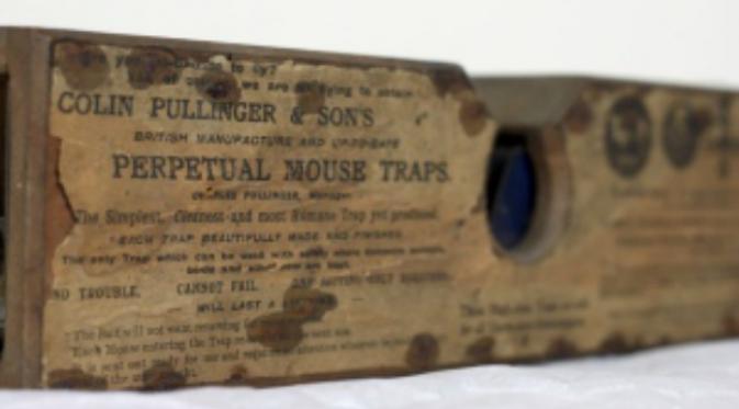 Perangkap tikus buatan tahun 1861 masih mampu menjebak seekor tikus. (Sumber blogs.reading.ac.uk via CBC)