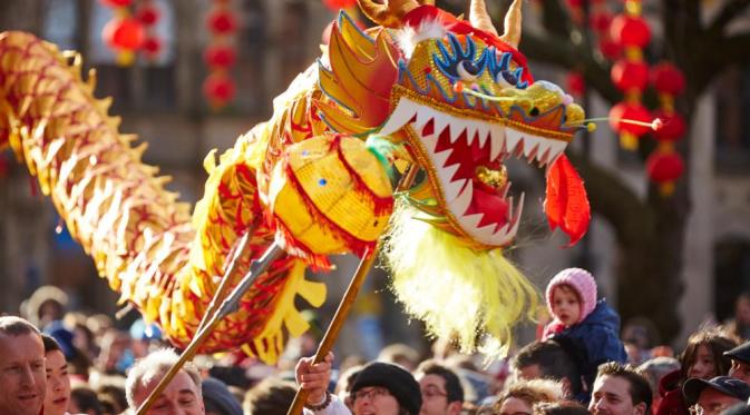 Naga di perayaan tahun baru Imlek, Manchester, Britania Raya. (Christopher Thomond/The Guardian)