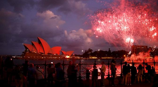 Kembang api, harapan keberuntungan di perayaan tahun baru Imlek, Sydney, Australia. (Reuters)