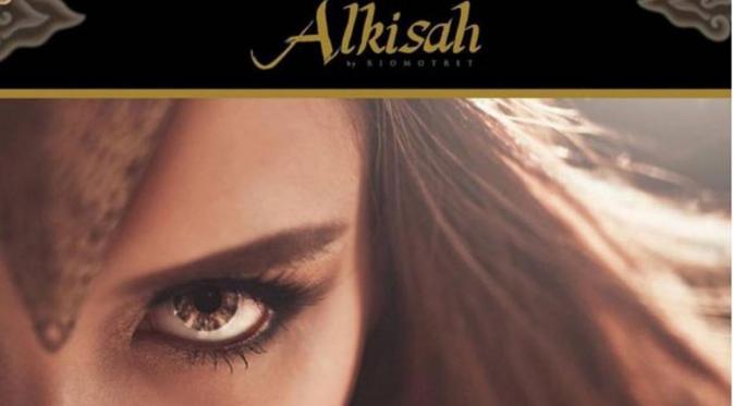 Ayu Ting Ting Tampil Cantik dan Eksotis Jadi ikon Srikandi di pameran foto Alkisah [foto: instagram/Ayutingting92t]