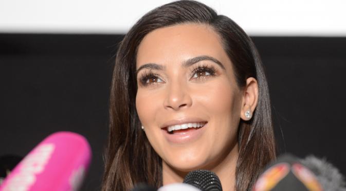 Kim Kardashian lahir pada 21 Oktober 1980. Bintang reality show ‘Keeping Up With The Kardashians’ ini telah berhasil bertahan mendominasi berita utama dari budaya populernya di media massa. (Bintang/EPA)