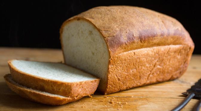 Jika Anda sering mengonsumsi roti tawar putih untuk sarapan, ada baiknya mulai membatasi, karena roti ini ternyata bahaya bagi kesehatan.