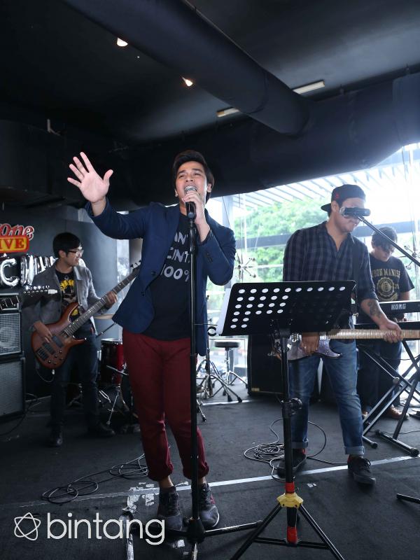 Billy Syahputra siap menggelar tur 10 kota di Indonesia setelah singlenya yang berjudul 'Pantun Cinta 100%' rilis. (Nurwahyunan/Bintang.com)