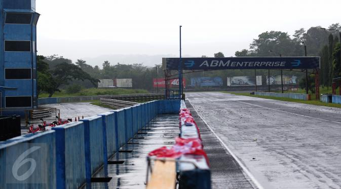 Foto suasana Sirkuit Sentul, di Bogor, Minggu (14/2). Pemerintah menolak rencana renovasi Sirkuit Sentul yang disiapkan untuk penyelenggaraan MotoGP 2017 karena ajang itu adalah acara hiburan dan diselenggarakan oleh swasta. (Liputan6.com/Angga Yuniar)