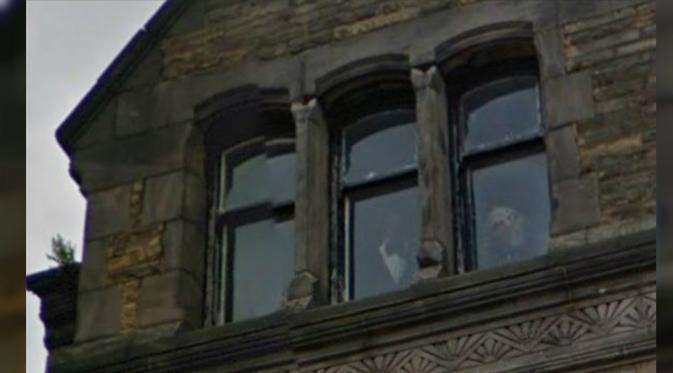 Gambar yang diambil dari Google Street View di ambil pada bulan Mei tahun lalu. (express.co.uk)