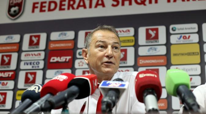 Pelatih tim nasional Albania, Gianni De Biasi. (AFP/Gent Shkullaku)