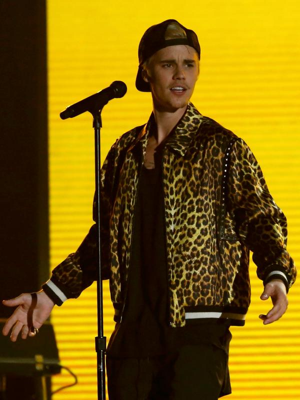 Justin Bieber berhasil menang di nominasi Best Dance Recording lewat lagu 